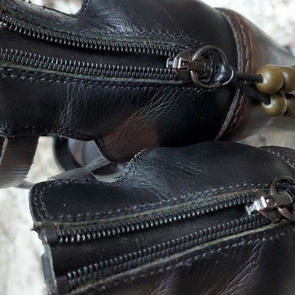 UGG Heel size see foot bed measurement about an 8 Wood Heel Zip Back Beeded - Picture 10 of 16